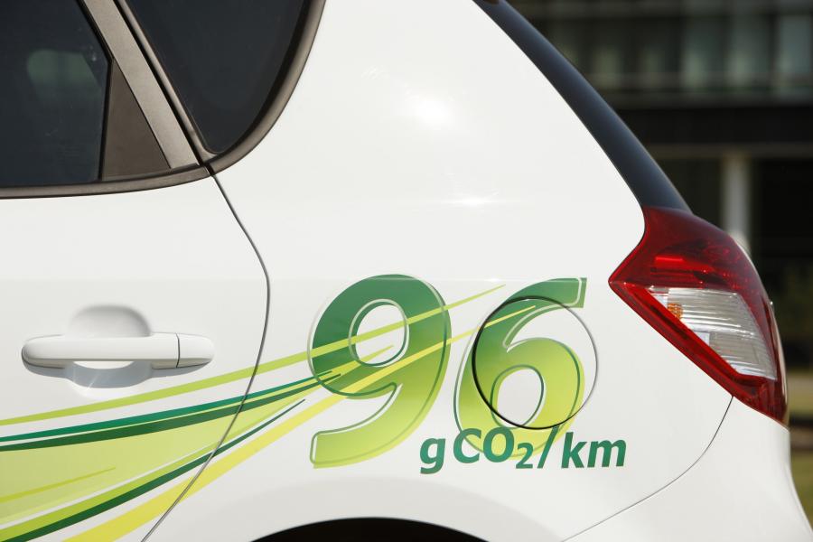  Kia cee&rsquo;d Hybrid 2010 года  (фото 13 из 33)